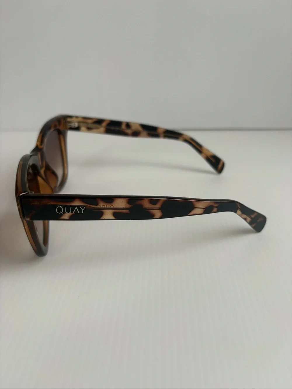 Quay Australia ever After Tortoiseshell Oversized Sunglasses Brown Gradient